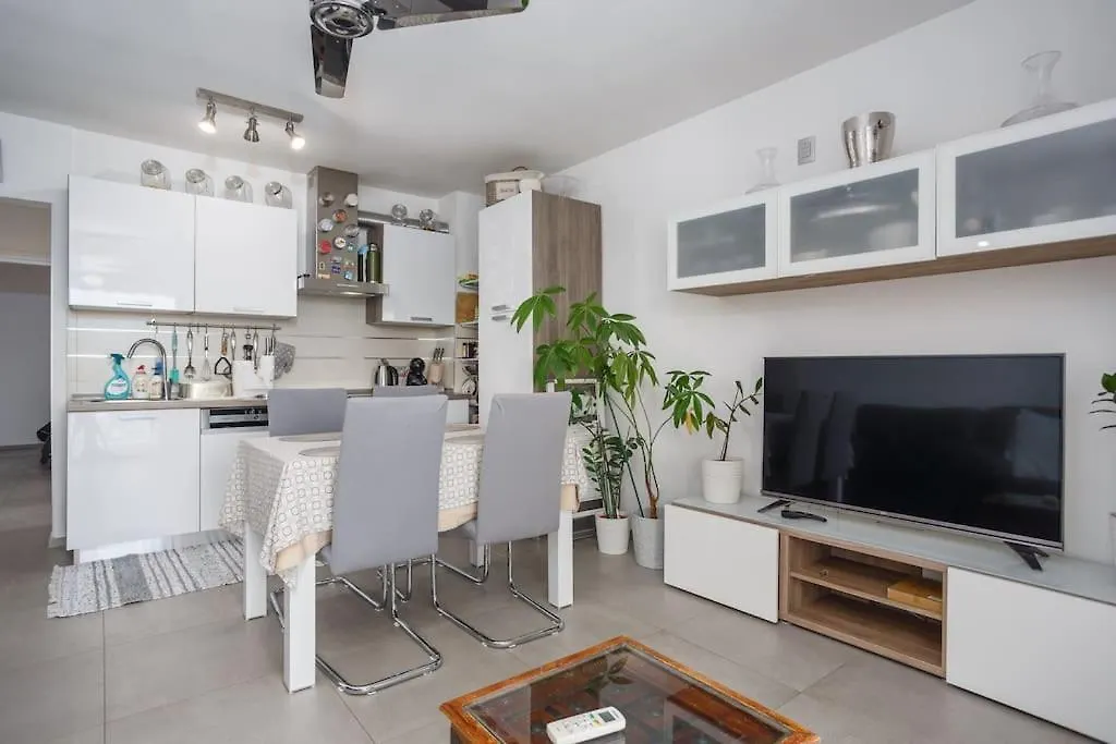 Family Village Apartment Vrh  0*, Vrh (Krk)